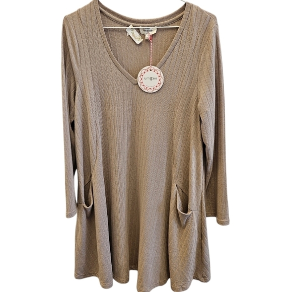 Umgee Dresses & Skirts - Umgee Knit Long Sleeve Vneck Pocket Sweater Dress NEW